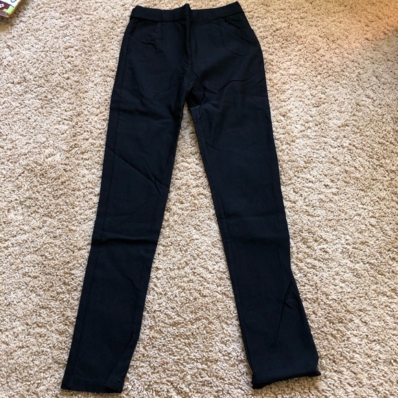 Pants - black jeggings w/o back pockets
